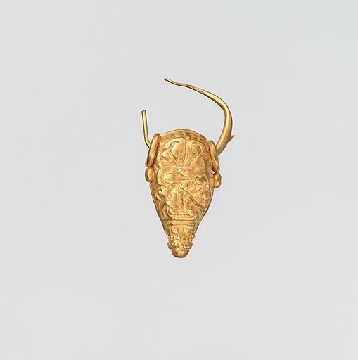 Gold earring with head of a bull
