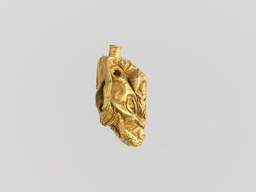 Gold pendant in the form of a bull's head