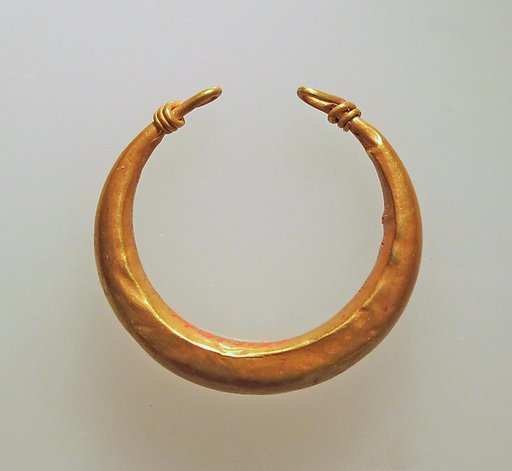 Earring of simple form