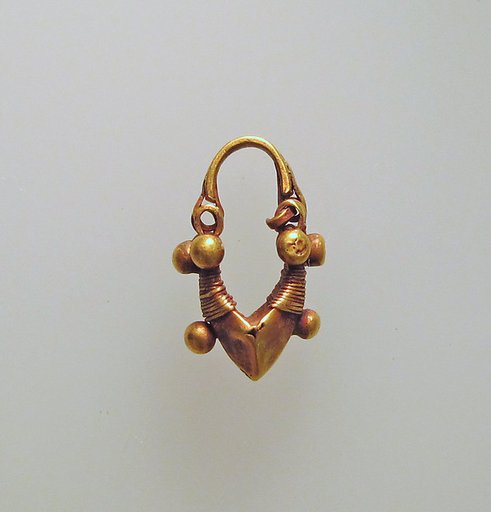 Earring, boat-shaped