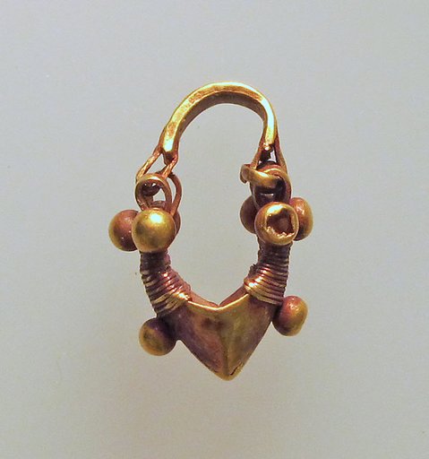 Earring, boat-shaped