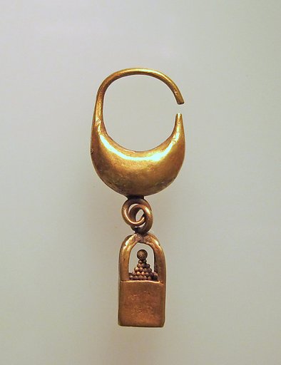 Earring, boat-shaped with cage and ball pendant