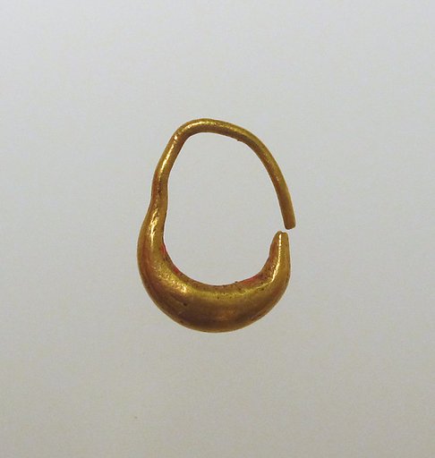 Earring, boat-shaped