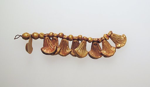 Bead pendant, with lotus flowers