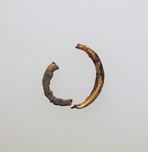 Earring fragment