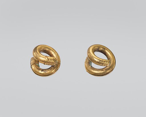 Gold and copper alloy spiral
