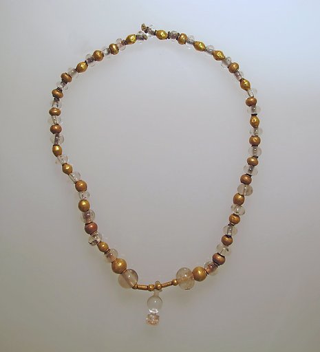 Necklace with crystal beads