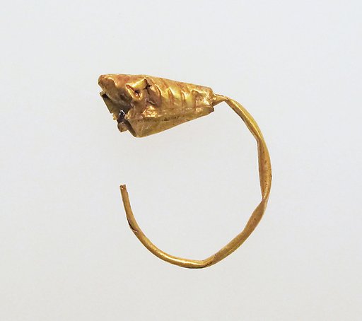 Gold earring