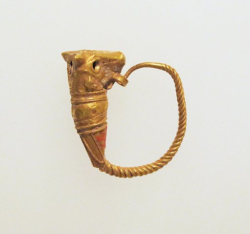 Gold earring with head of a bull