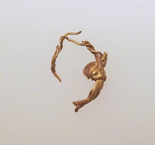 Gold earring with winged Eros
