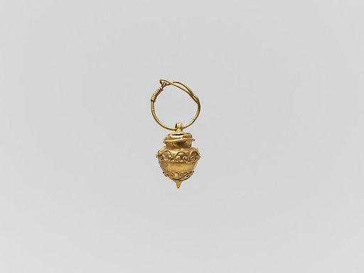 Gold vase-shaped pendant
