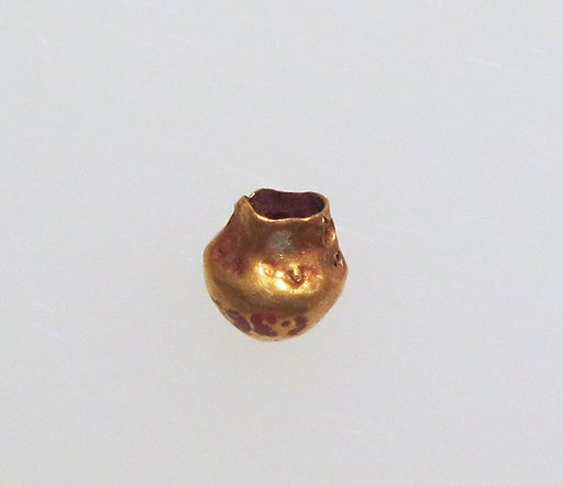 Pendant in the form of a vase