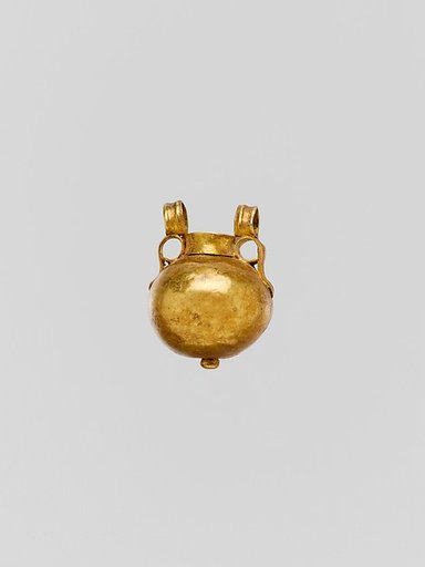 Gold pendant in the shape of a vase