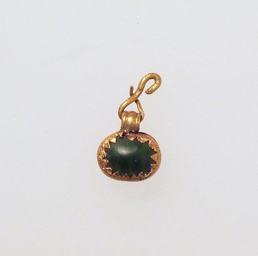 Pendant with scaraboid