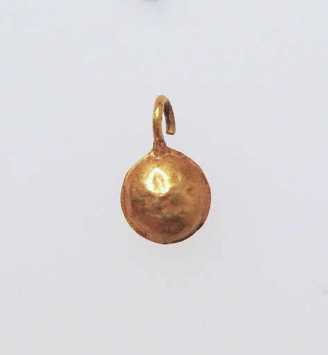 Pendant, lentoid