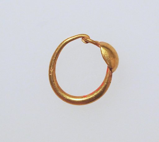 Earring with plain loop and disc