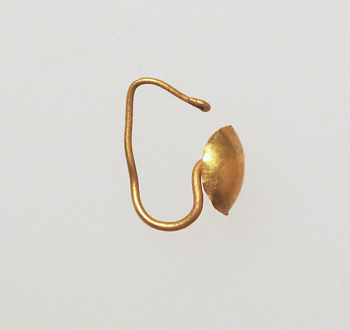 Earring with plain loop and disc