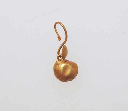 Earring with plain loop and disc