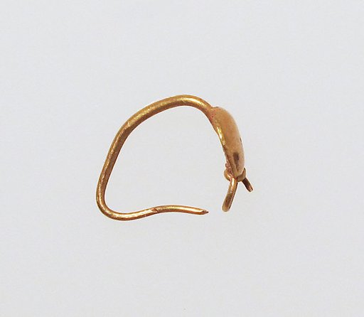 Earring with plain loop and disc