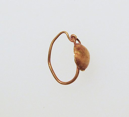 Earring with plain loop and disc