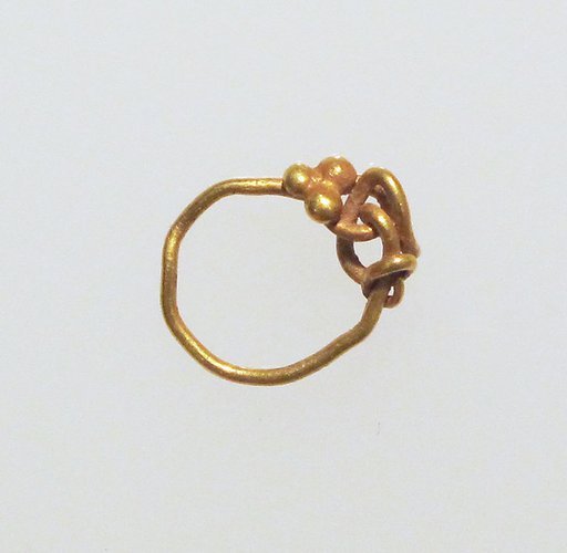 Earring-loop type