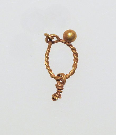 Gold earring with ball stud and pendant (missing)