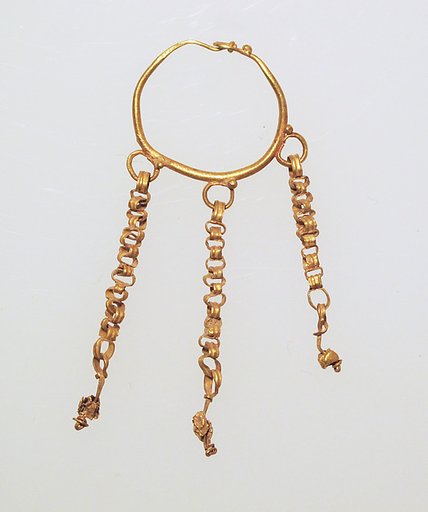 Earring with chain pendants