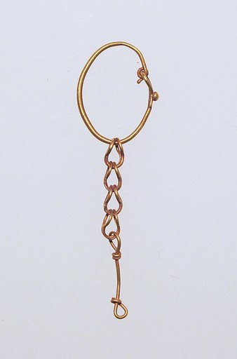 Earring with chain pendant