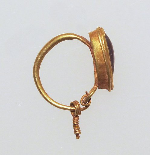 Earring with sard setting