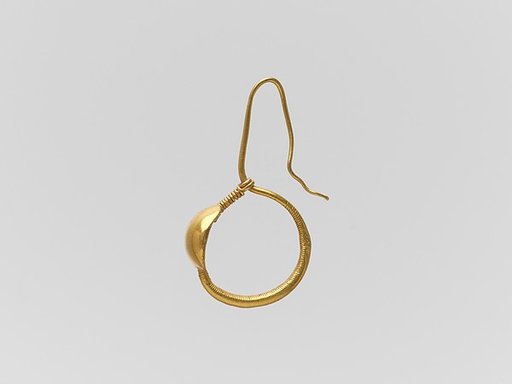 Gold earring with convex disk