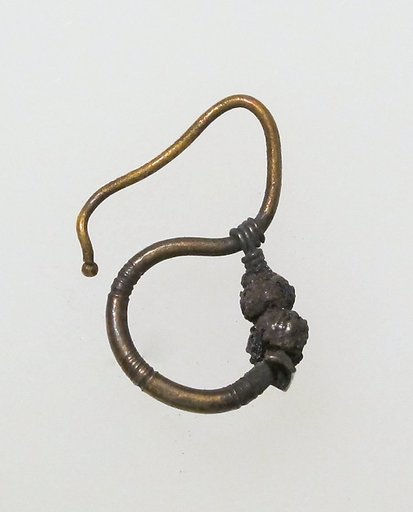 Earring, delta-shaped with beads