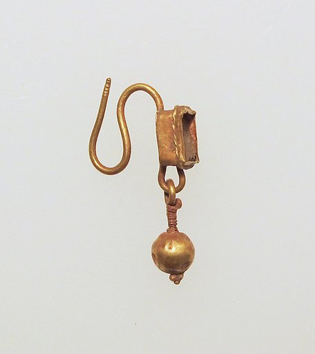 Earring-hook type with pendant
