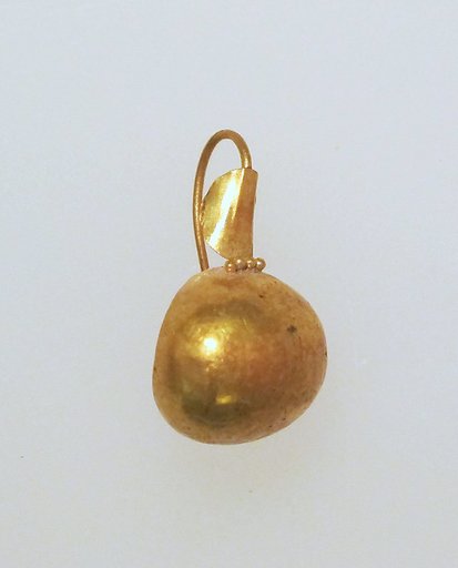 Earring-hook type with sphere ends