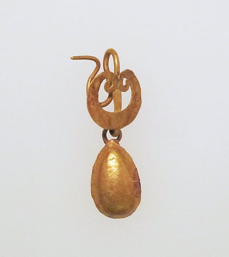 Earring-hook type with pendant and disc
