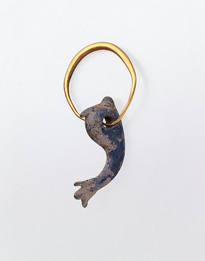 Gold earring with glass pendant in the form of a dolphin