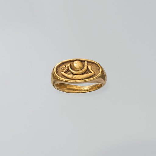 Gold finger ring