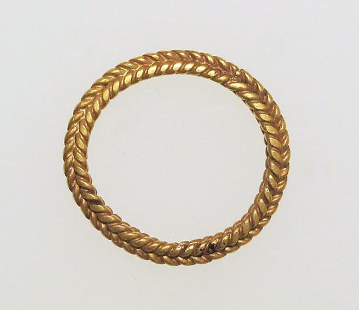 Ring, plaited