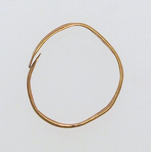 Ring, spiral with overlapping ends