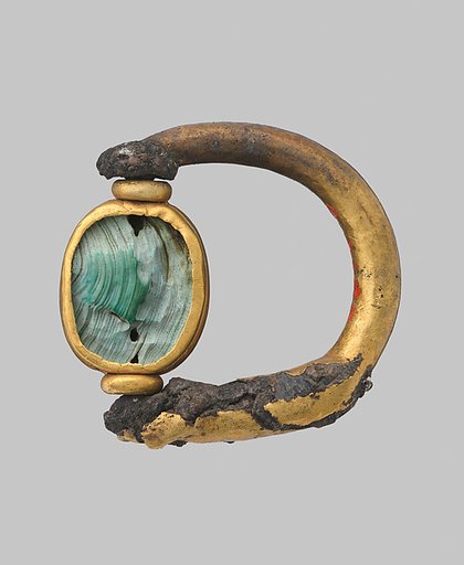 Ring with scaraboid