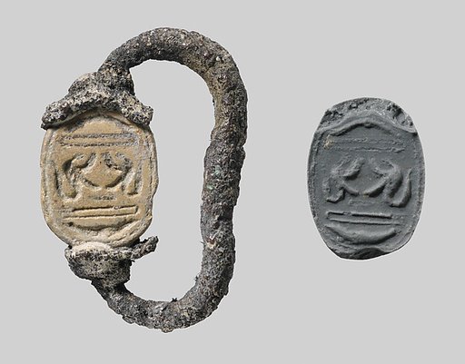 Silver pendant ring with steatite scarab