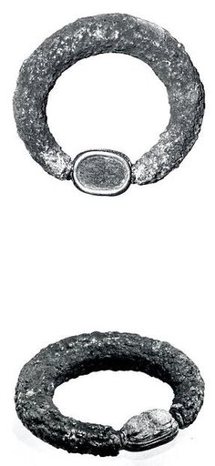 Silver swivel ring with engraved stone