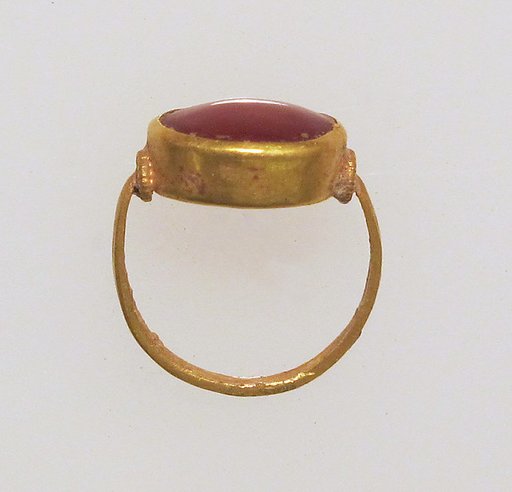 Ring, filigree with sard