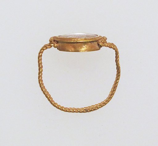 Ring, filigree with rose quartz