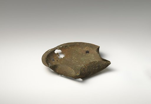 Bronze saucer-shaped lamp