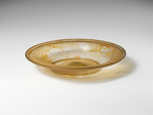 Glass dish