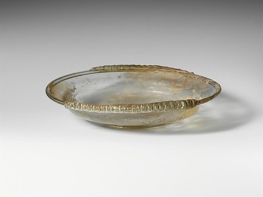 Glass dish