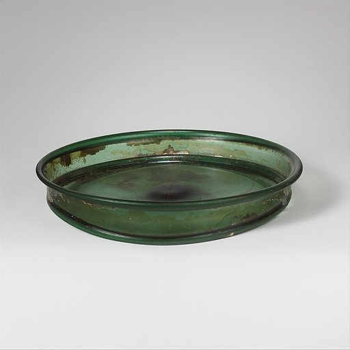 Glass dish