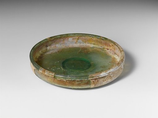 Glass dish