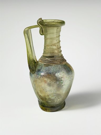 Glass jug