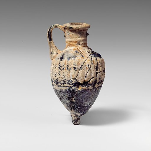 Glass amphoriskos (perfume bottle)